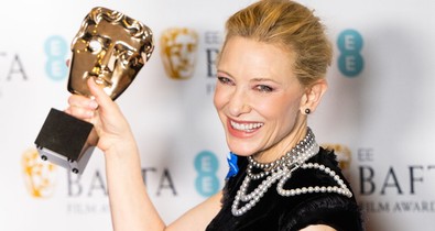 Az ötven pluszos nők nem láthatatlanok, hanem gyönyörűek, és joguk van kitűnni - a vörös szőnyegen is