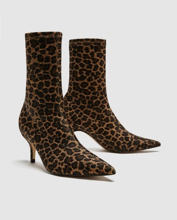 Leopárd mintás csizma ZARA 17,995 Ft- zara.com