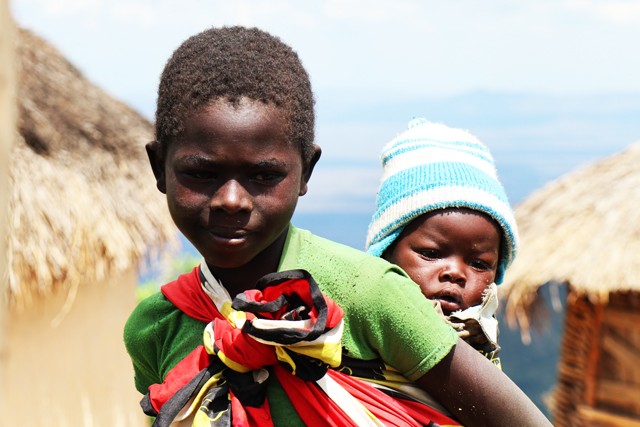 A fiatalok inkább beköltöznek a városokba, hátra hagyva családjaikat, hagyományaikat