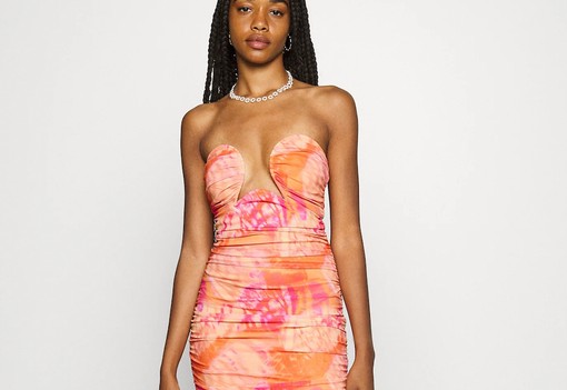 Peach Fuzz a Pantone 2024-es év színe - a királyi család tagjai már viselték