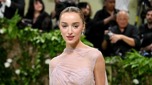 8 arcpirítóan merész szett, amit a Bridgerton sztárjai bevállaltak a vörös szőnyegen