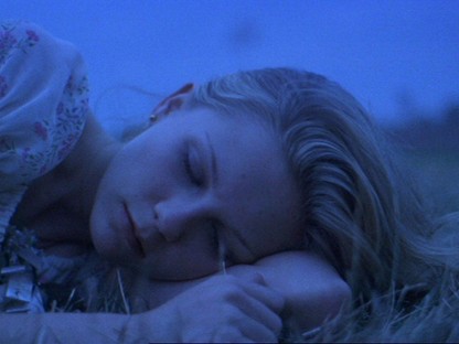 Valamit tennünk kell! Ijesztő mértékben nő az öngyilkosságot elkövető nők száma!