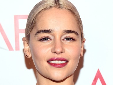 A Trónok harca sztárja szokatlan színt választott, de nagyon csinos