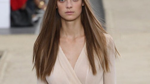 Szuperegyenes frizurára vágysz?