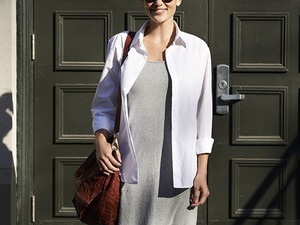 Nelli a férje ingét csente el