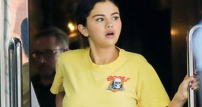 Selena Gomez egyáltalán nem csajos ebben a szettben, de még így is vagány