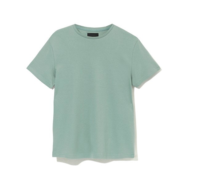 Ragyogó árnyalatok, lehelletkönnyű anyagok: az új tavaszi kollekció egyesíti a modern és klasszikus stílust!