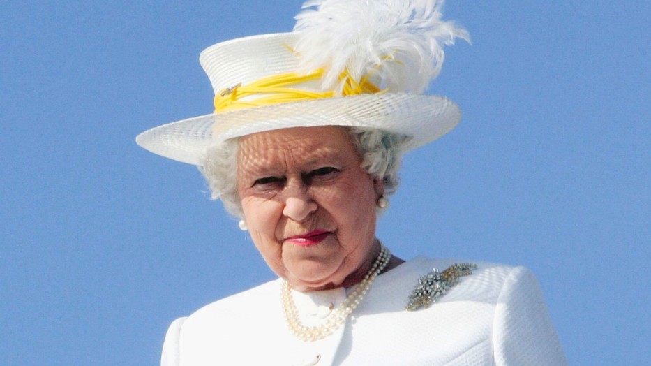 Olykor Erzsébet királynő is megszegte a szabályokat