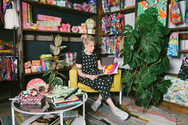 Idén karácsonykor te is így csomagolsz majd! Cseréld le a papírt és a műanyagot!