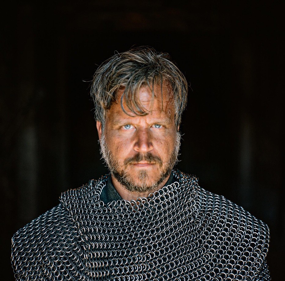 Haumann Máté jól elverte a Bebbanburg urát - A sikeres Az utolsó királyság angol sorozat negyedik évada is Magyarországon forgott