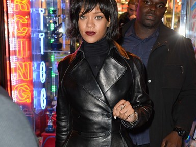 Rihanna ismét frizurát váltott