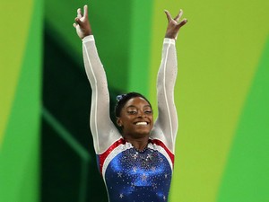 Ilyen elképesztő hasak vannak a tornadressz alatt!