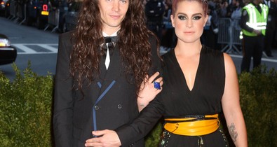 Kelly Osbourne-t eljegyezték és mindezt Kate Mossnak köszönheti