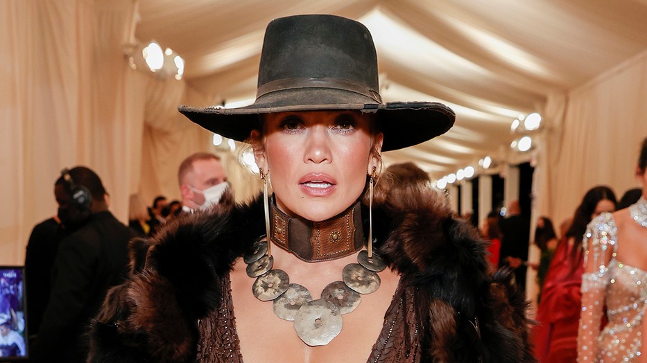 Jennifer Lopez western lookja volt a 2021-es Met gála egyik legjobbja