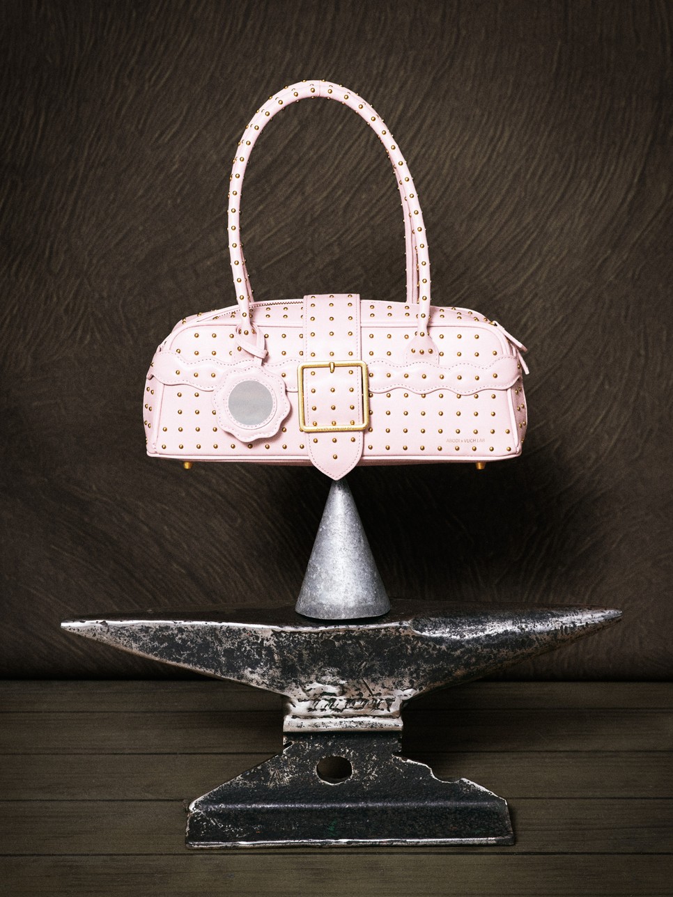 ABODI X Vuch Lab Elongé táska Fotó: Lábady István