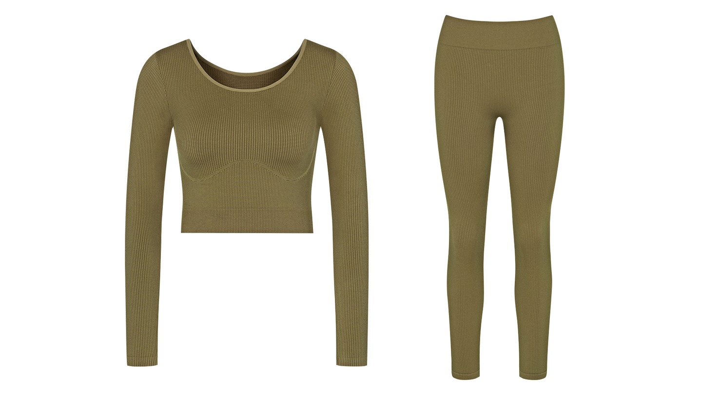 Top és legging SLOGGI 21 000 Ft, 22 000 Ft