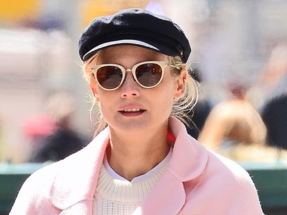 Diane Kruger hatalmas rózsaszín kabátja a szezon kedvenc trendje lesz!