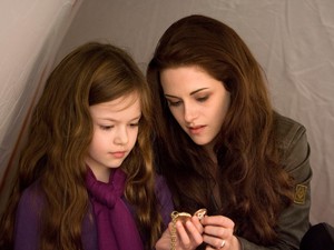 Ez komoly? Így néz ki ma az Alkonyatban Bella és Edward lányát alakító színésznő