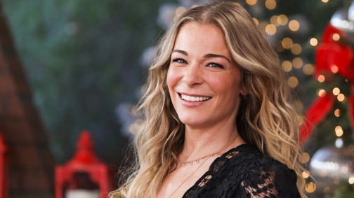 Erőteljes, őszinte fotók LeAnn Rimes-ról és a pikkelysömörrel való együttélés valóságáról