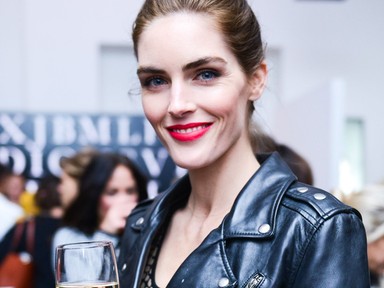 Ez azért durva! Saját anyja lopta meg a topmodellt