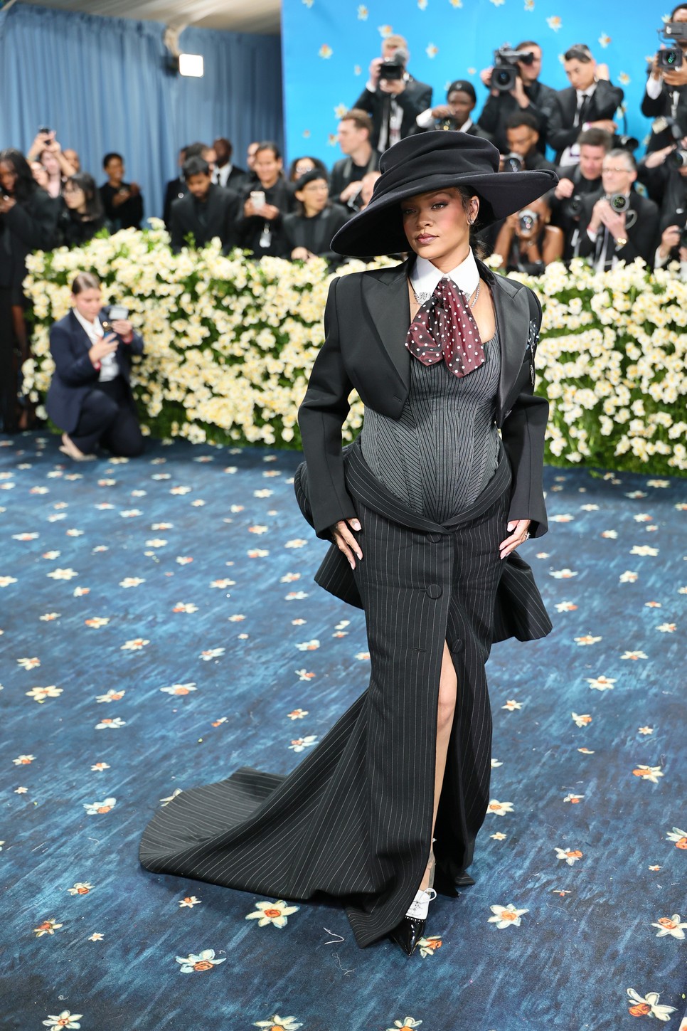 A Met-gála abszolút szenzációja a harmadik babáját váró Rihanna volt