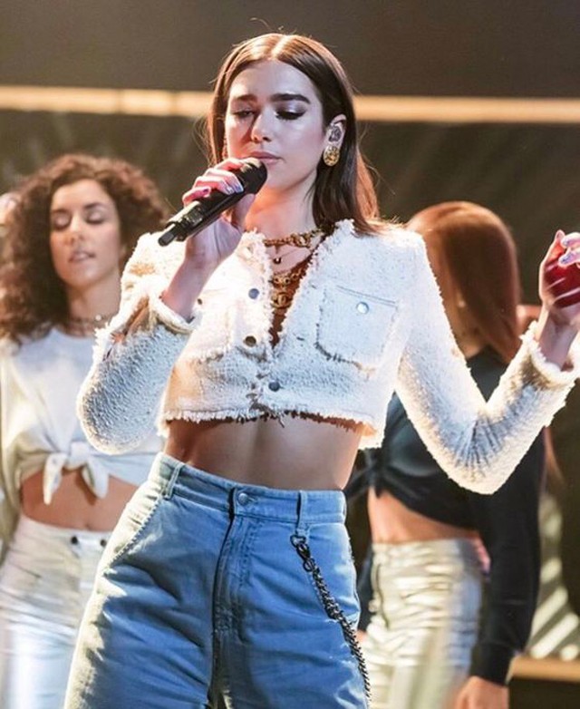Dua Lipa öltözködési stílusának 10 alapszabálya