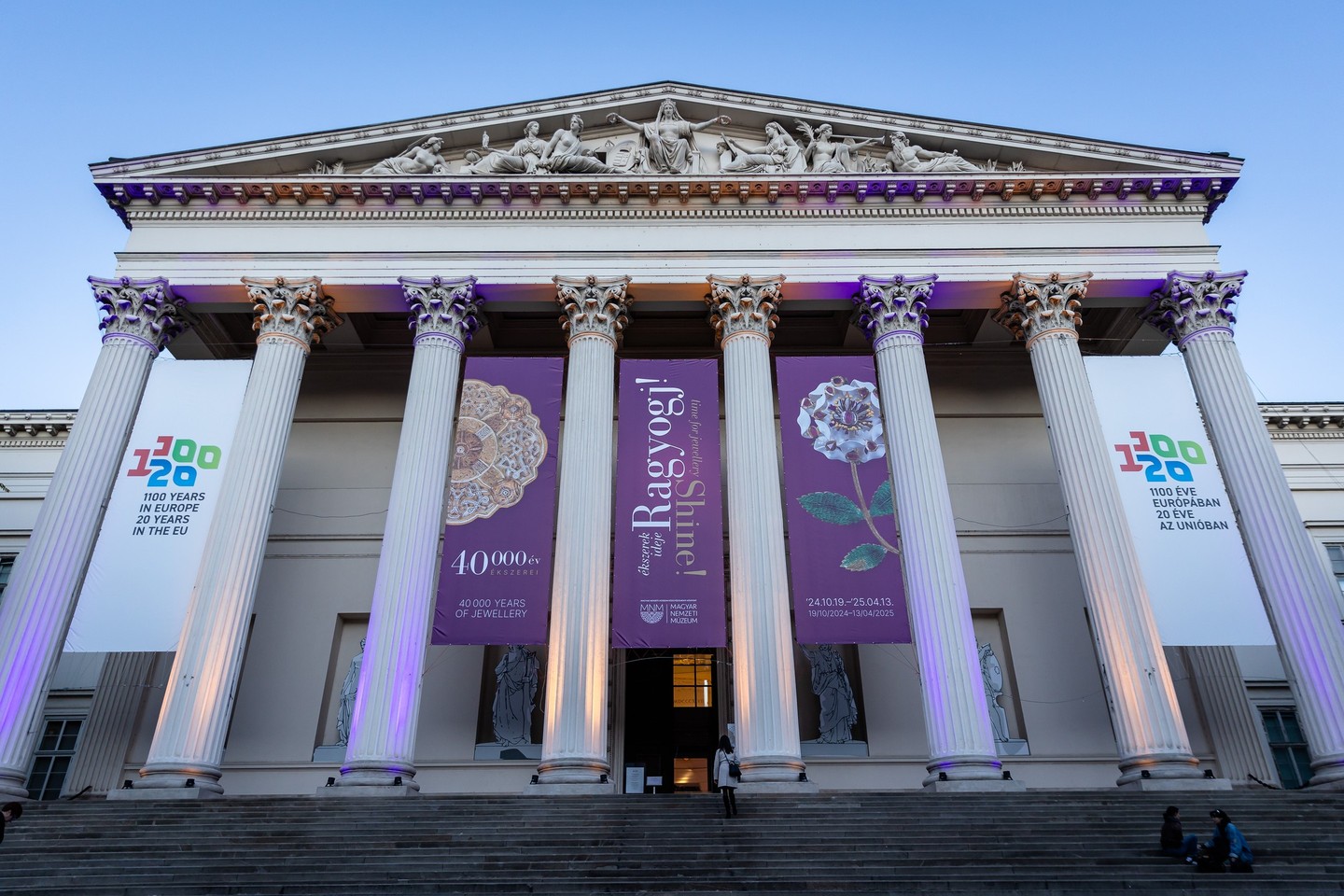 A Ragyogj! című ékszerkiállítás április közepéig megtekinthető a Magyar Nemzeti Múzeumban