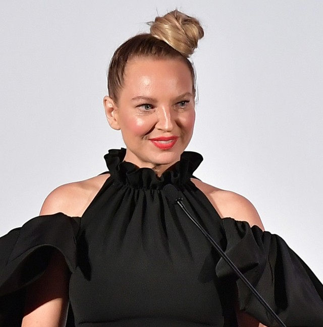 Hoppá! Sia anyuka lett!