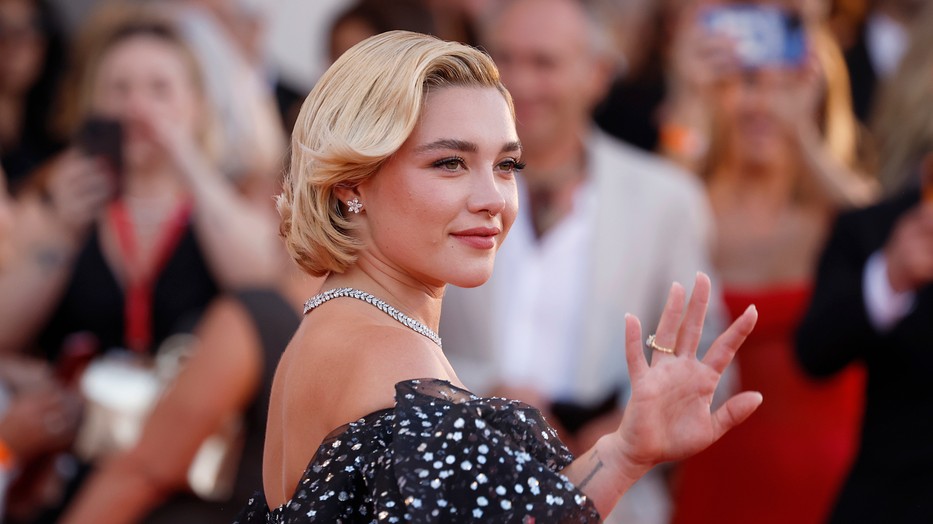 Florence Pugh nem enged az elveiből, ismét kiállt a kis mellű nőkért