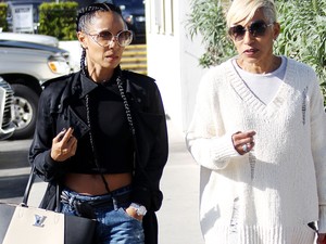 Jada Pinkett Smith 66 éves anyukájának kockás hasa előtt emeljük a kalapunkat