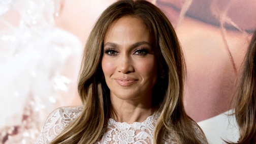 Jennifer Lopez három lélegzetelállító Ralph Lauren ruhát viselt az esküvőjén - KÉPEK