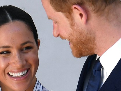 A kis Archie hatalmasat nőtt: Meghan és Harry Afrikában babáznak