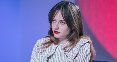 „A nők végre megérkeznek a saját erejükbe!” – Interjú Schultz Nórával, aki a Parlamenttől a TikTokig formálja a politikát