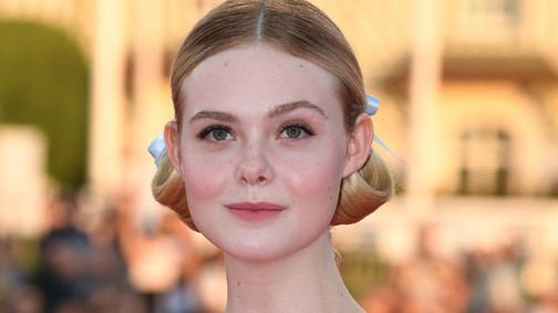 Egy tüneményes angyal volt Elle Fanning ebben fantasztikus ruhában