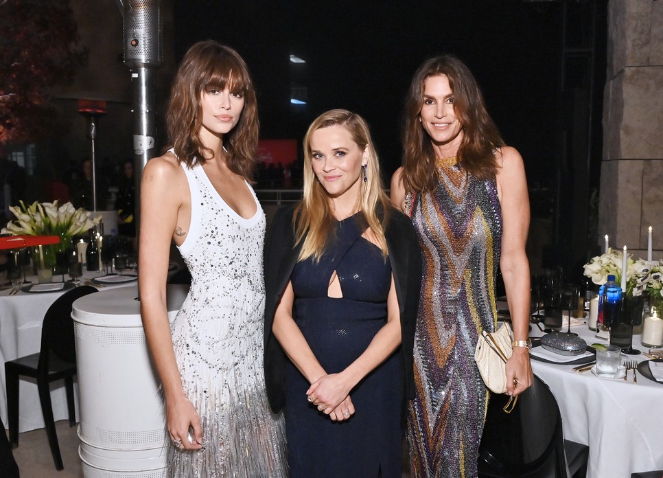 Reese Witherspoon visszatért a vörös szőnyegre, és térdre borulunk előtte