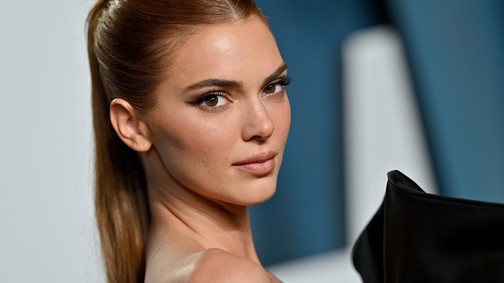 Kendall Jenner áttetsző ruhában, melltartó nélkül? Elmondjuk, hogy ez miért oké