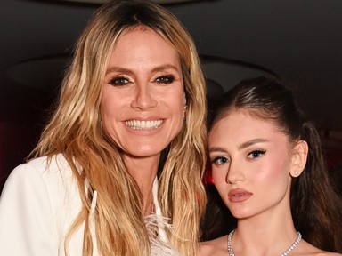 Heidi Klum 20 éves lánya gyakorlatilag egy szál melltartóban érkezett a Michael Kors divatbemutatójára