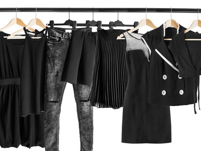 10 fekete ruhadarab, aminek ott kell lennie a te szekrényedben is!