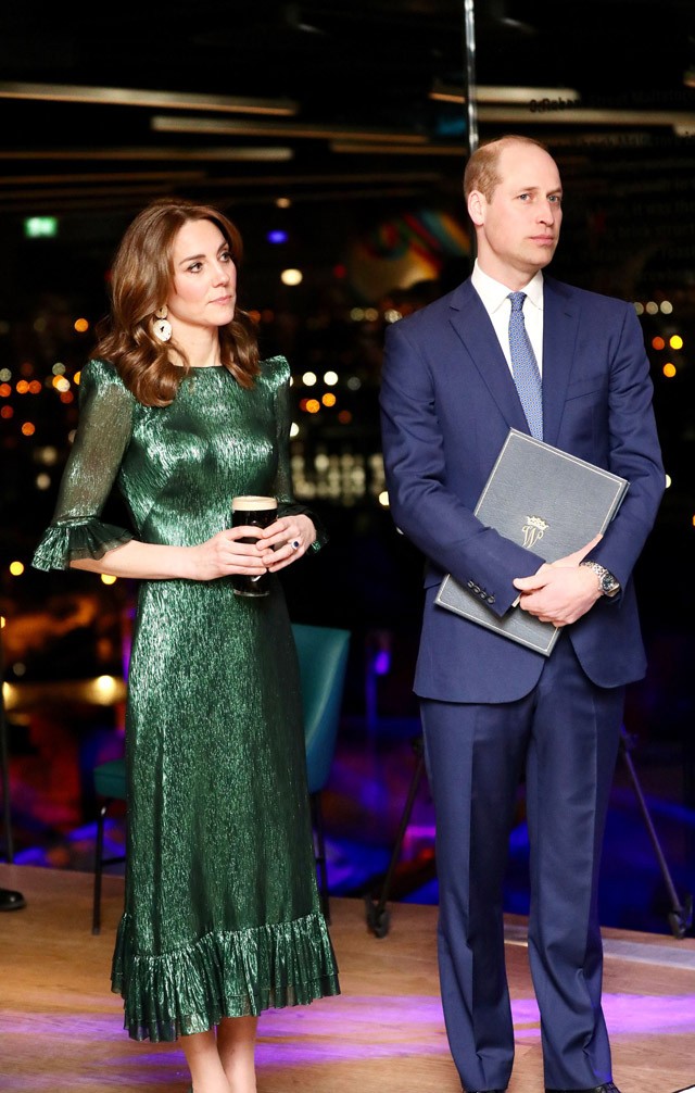 Katalin hercegné élete legszebb ruhájában ment sörözni