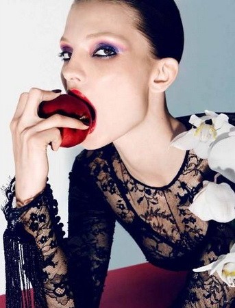 2011 szeptemberében a német Vogue is felfedezte magának.