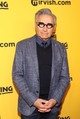 A 78 éves Eugene Levy remekül tartja magát, fiatalosabb, mint valaha. Azóta is aktív, legnagyobb sikere a Schitt’s Creek, amelyért Emmy-díjat is nyert. Ma is az egyik legkedveltebb komikus figura Hollywoodban.