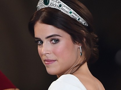 Hű: Eugénia hercegnő szándékosan mutatta meg műtéti hegét az esküvőjén
