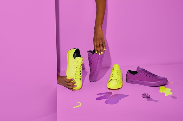 A Converse x OPI neon kollekcióját látnod kell