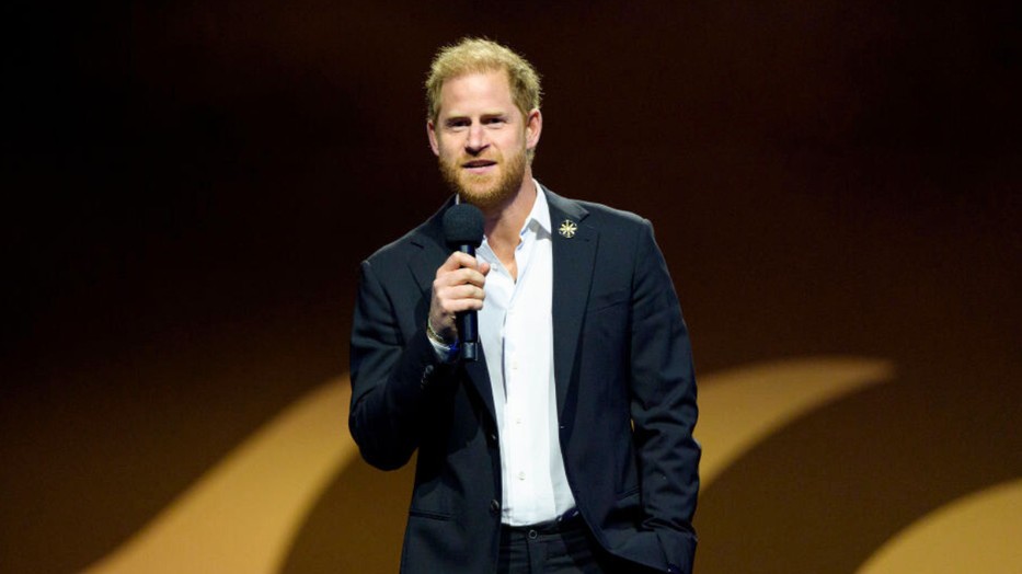 Harry herceg váratlanul tűnt fel egy konferencián