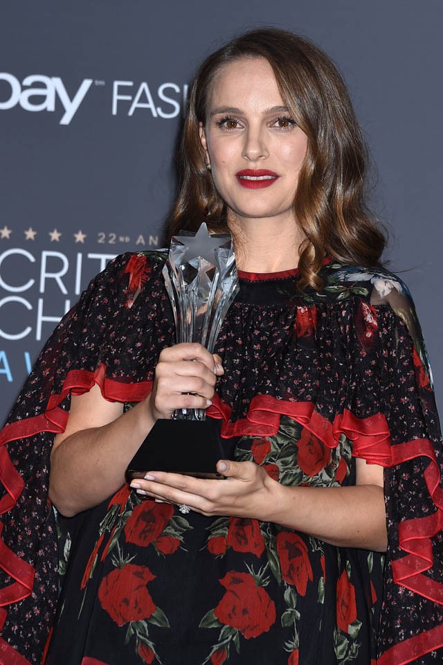 Natalie Portman terhes