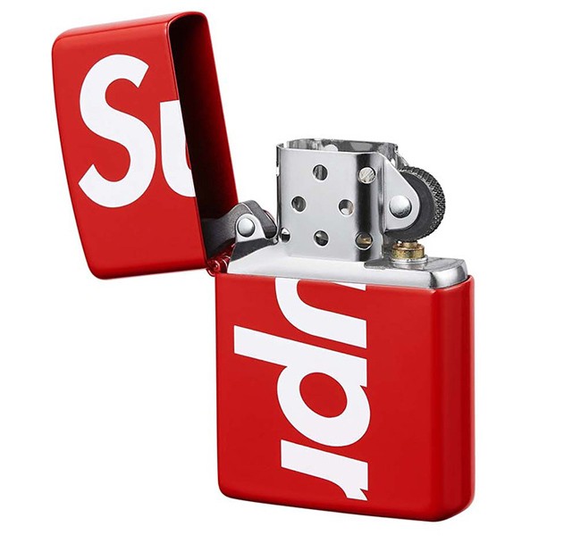 Nem a szerelmetek lángjával kell majd lángra lobbanti a tüzet, szerencsére a Supreme a tűzgyújtásra is gondolt