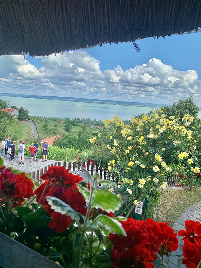 Fitos-Dombai Laura megosztja az egyik kedvenc magyar vidékét, ahova idén is ott nyaralnak