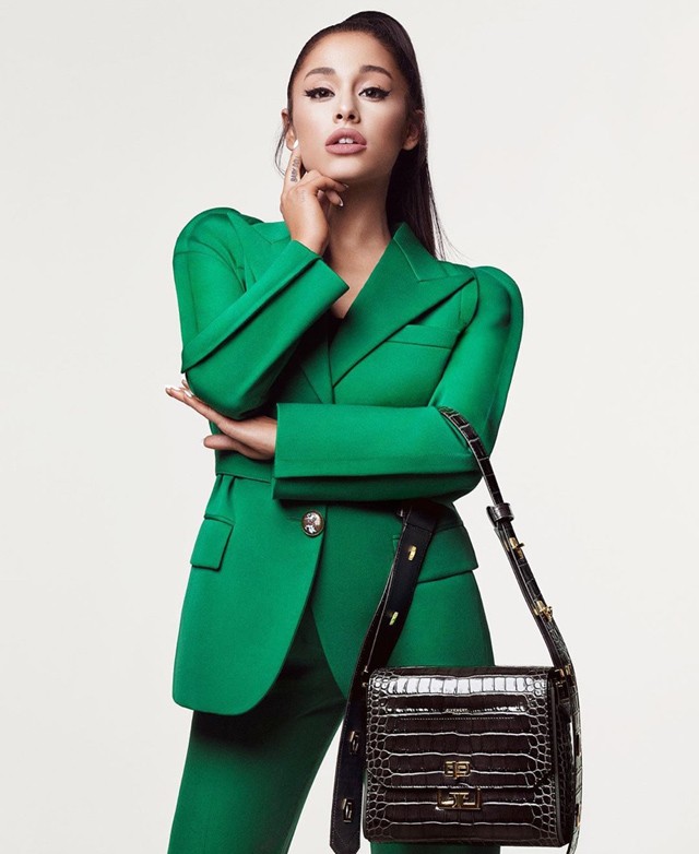 Ariana Grande a Givenchy kampányában