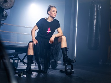 Az Answear erős nőket ünneplő kollekciója új értelmet nyert a háború tükrében