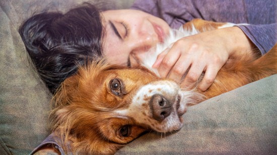 Aludj jól, szeress jobban: az érzelmi jóllét titka éjszaka kezdődik